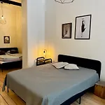 아파트 Downtown Townhouse! *