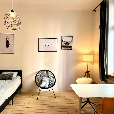 Downtown Townhouse! Helsinki