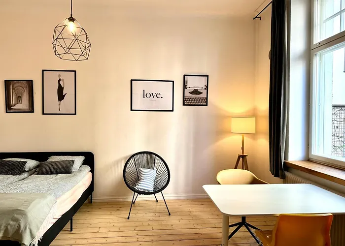 Downtown Townhouse! Helsinki